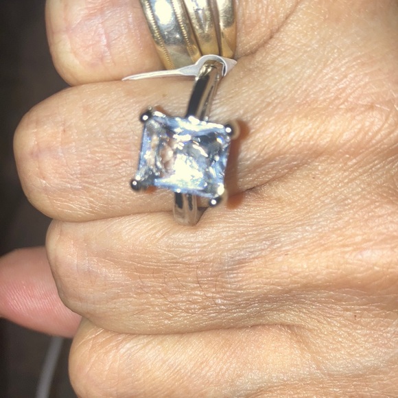 Néw CZ solitaire - Picture 1 of 3